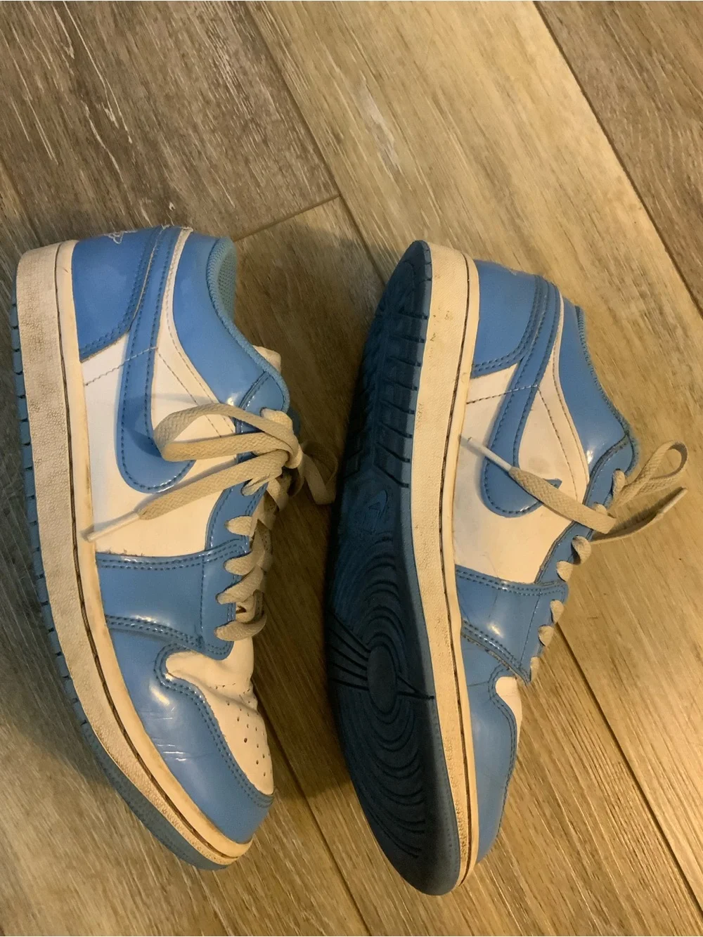 Jordan Kids Low-Top Sneakers in White and Light Blue